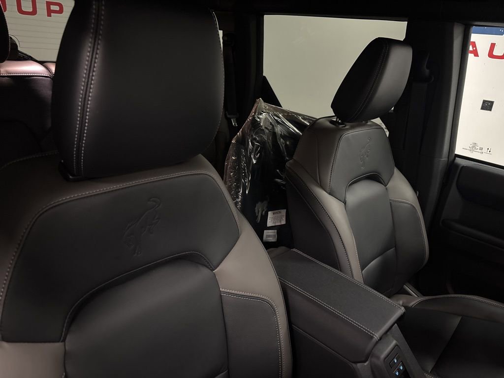 New 2025 Ford Bronco Outer Banks w/ Black Appearance Package image 36