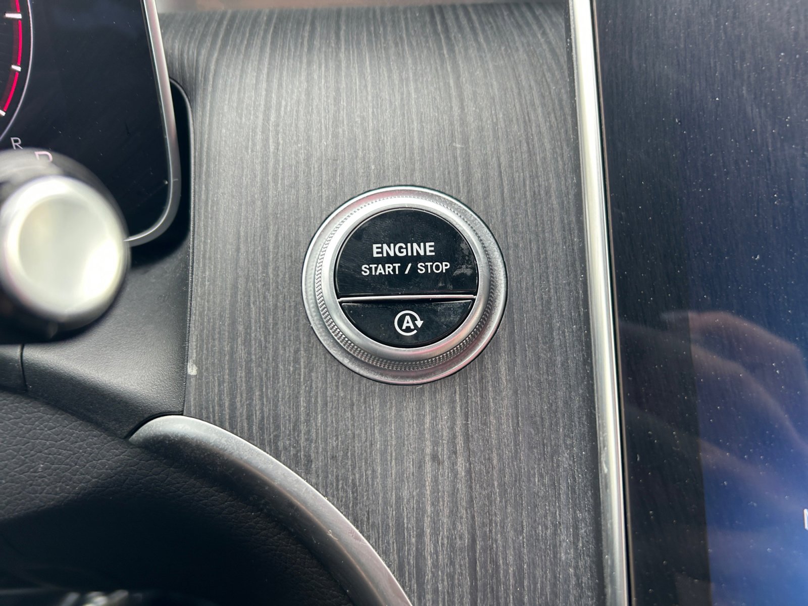 Used 2025 Mercedes-Benz GLC 300 image 31