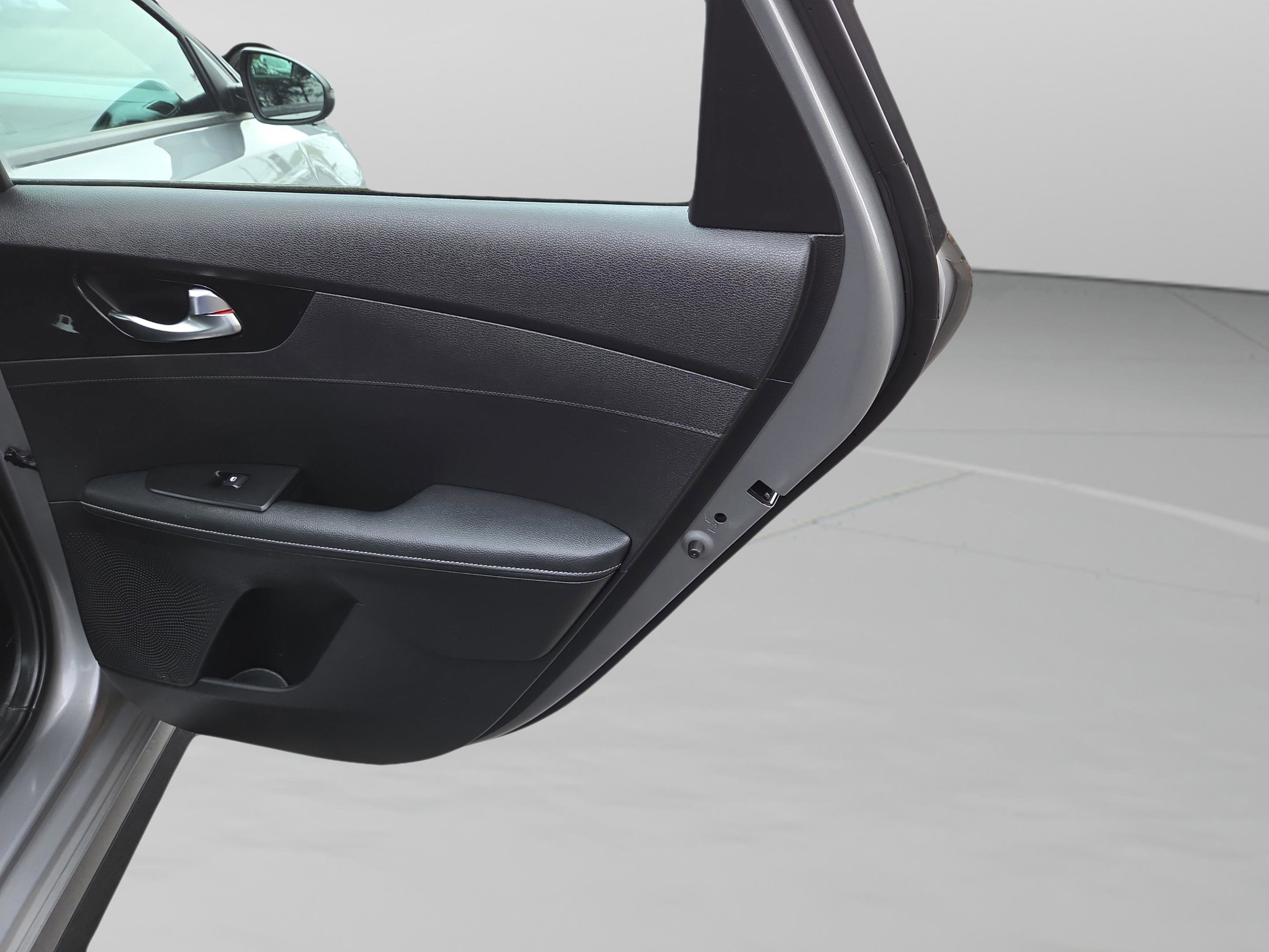 Used 2024 Kia Forte GT-Line image 34