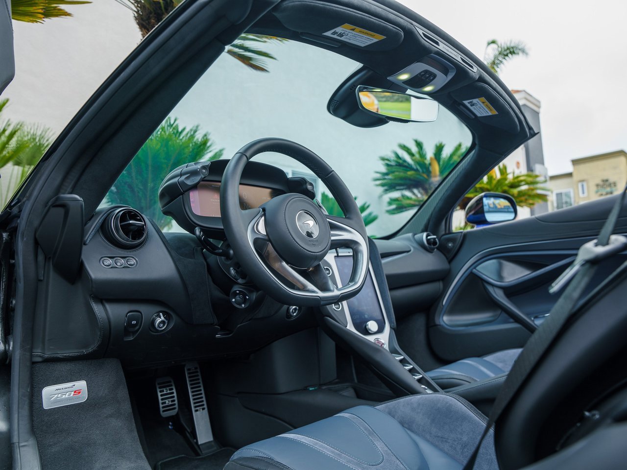 Used 2024 McLaren 750S Spider image 8