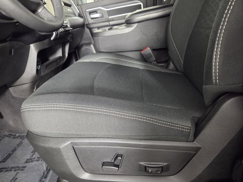 Used 2025 RAM 2500 Big Horn AWD/4WD image 12