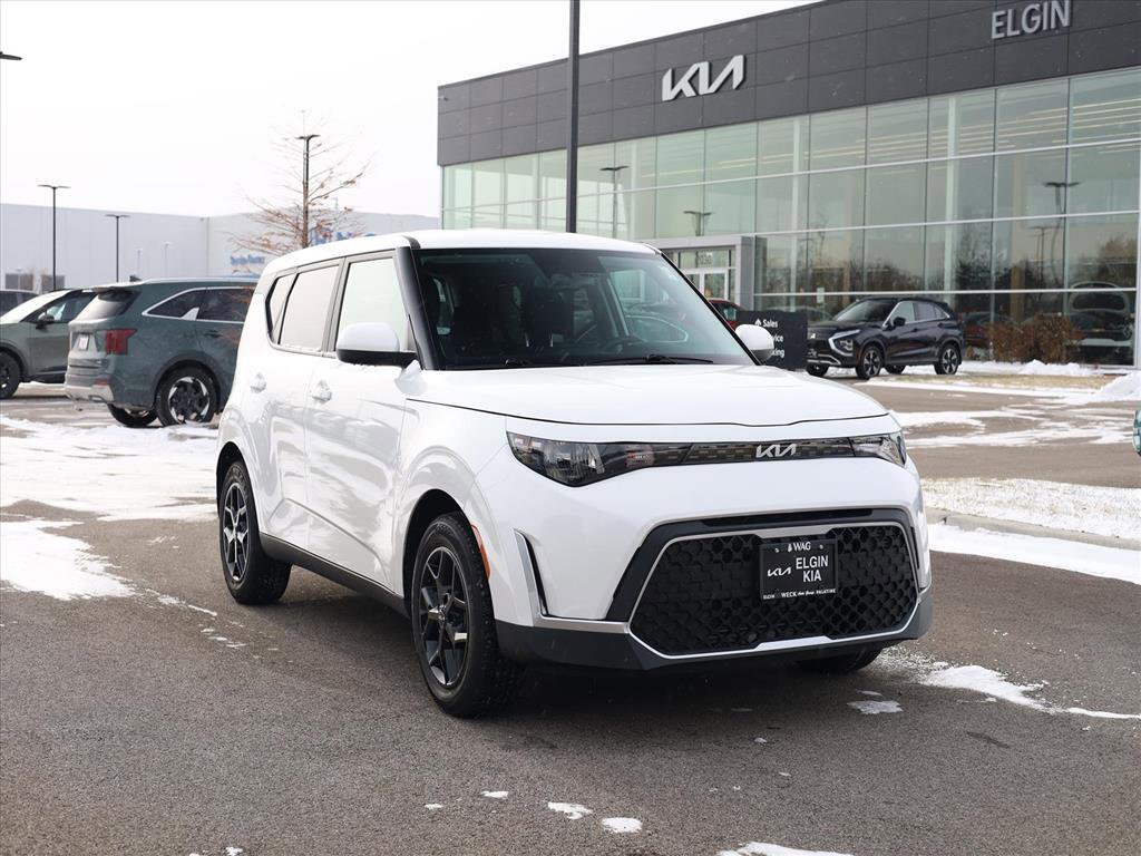 Used 2023 Kia Soul S image 1