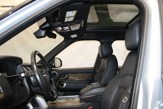 Used 2018 Land Rover Range Rover Supercharged AWD/4WD image 9