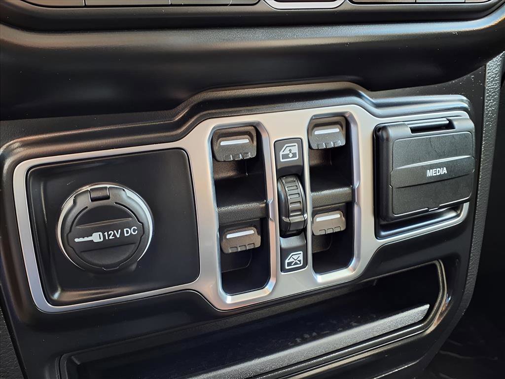 Used 2020 Jeep Wrangler Unlimited Sport image 19
