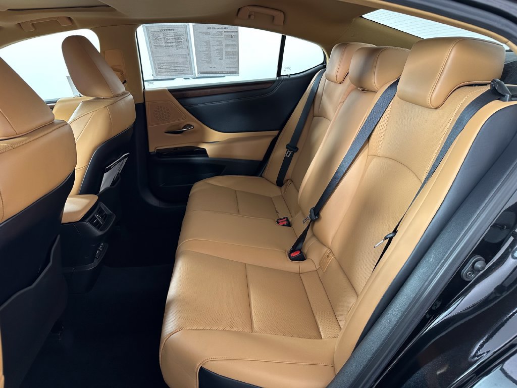 Used 2024 Lexus ES 350 w/ Premium Package FWD image 19