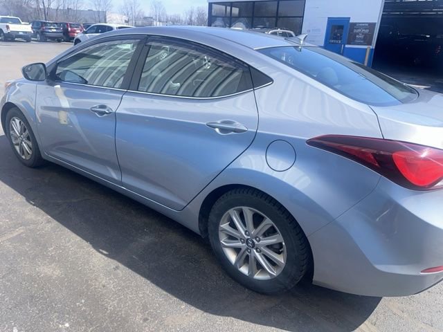 Used 2015 Hyundai Elantra SE w/ Option Group 03 FWD image 5