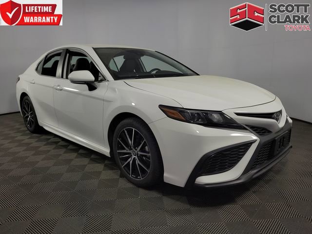 Used 2023 Toyota Camry SE image 1