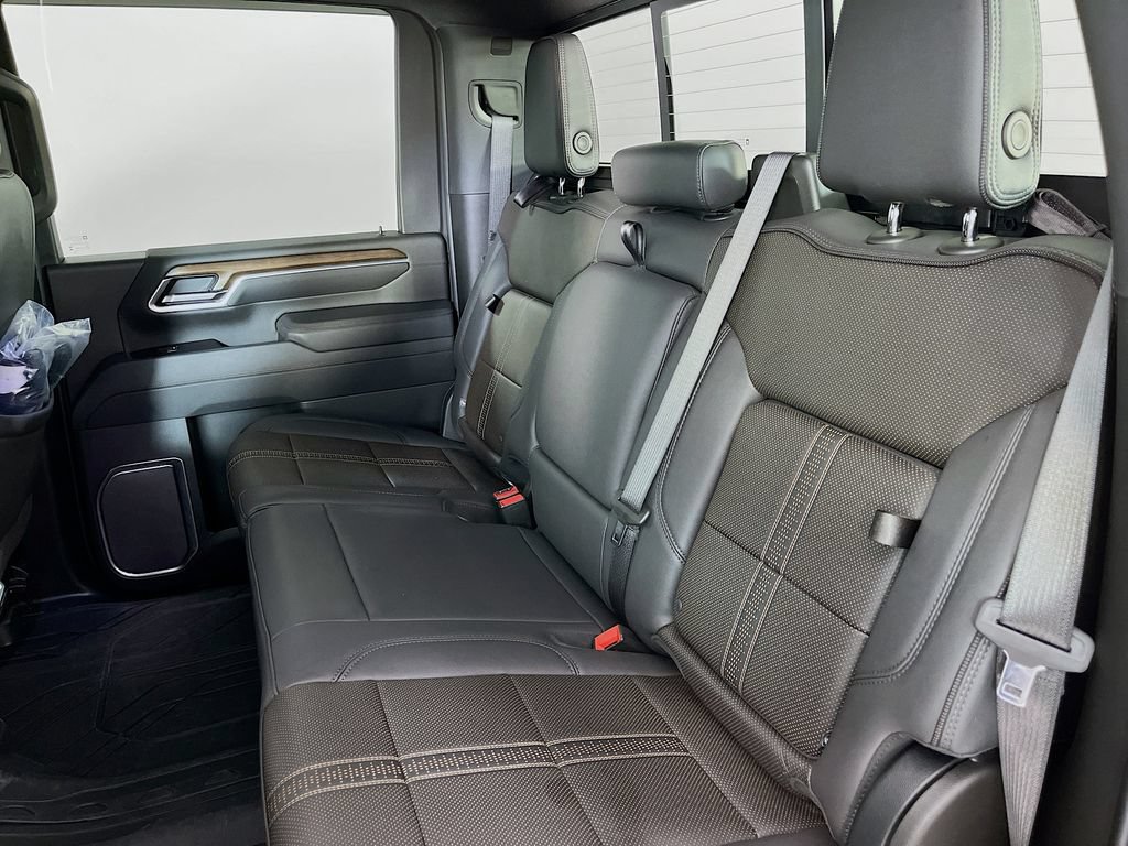 Used 2025 Chevrolet Silverado 3500 High Country w/ High Country Premium Package AWD/4WD image 32