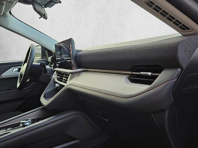 Certified 2025 Ford Explorer Active image 22