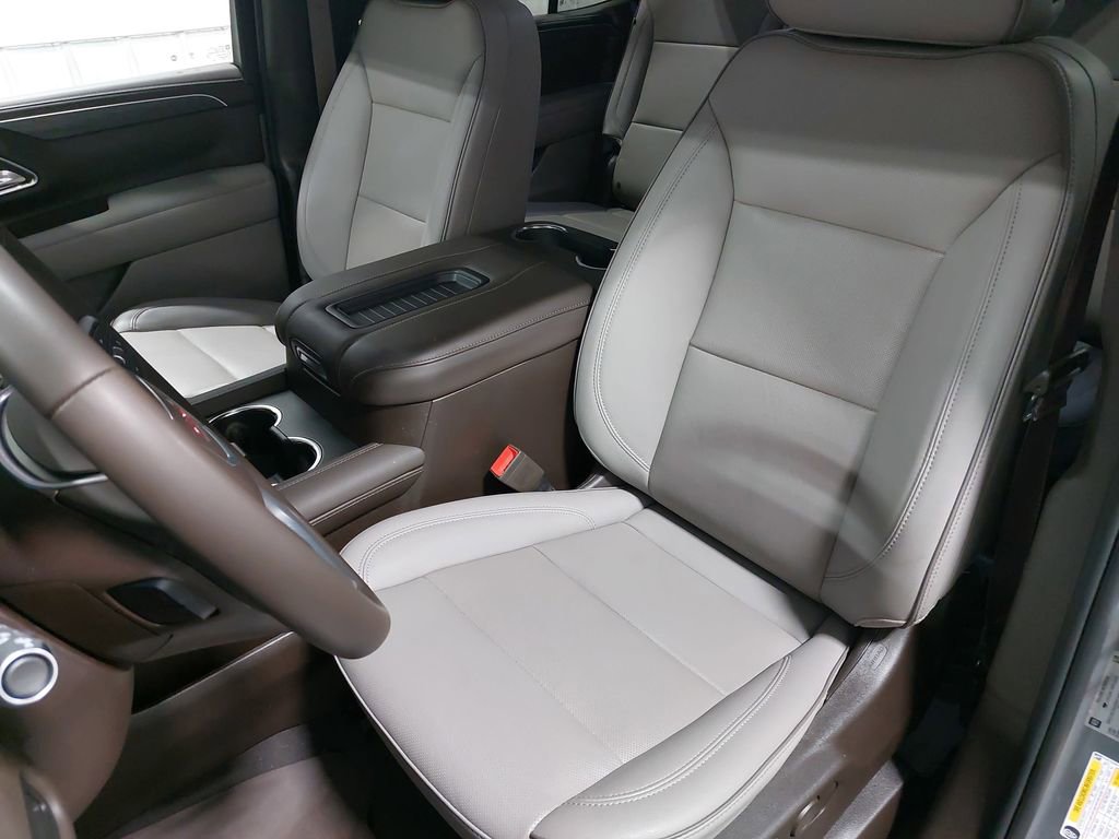 Used 2024 GMC Yukon SLT w/ Max Trailering Package AWD/4WD image 17
