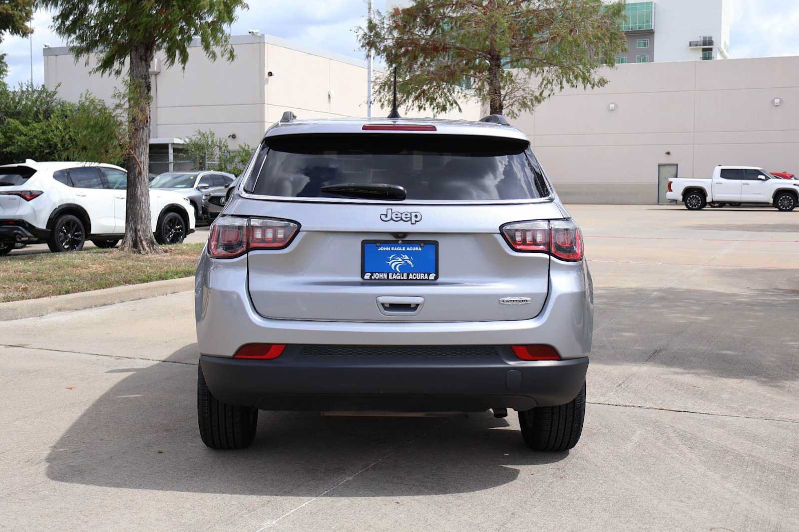 Used 2019 Jeep Compass Latitude w/ Popular Equipment Group FWD image 5