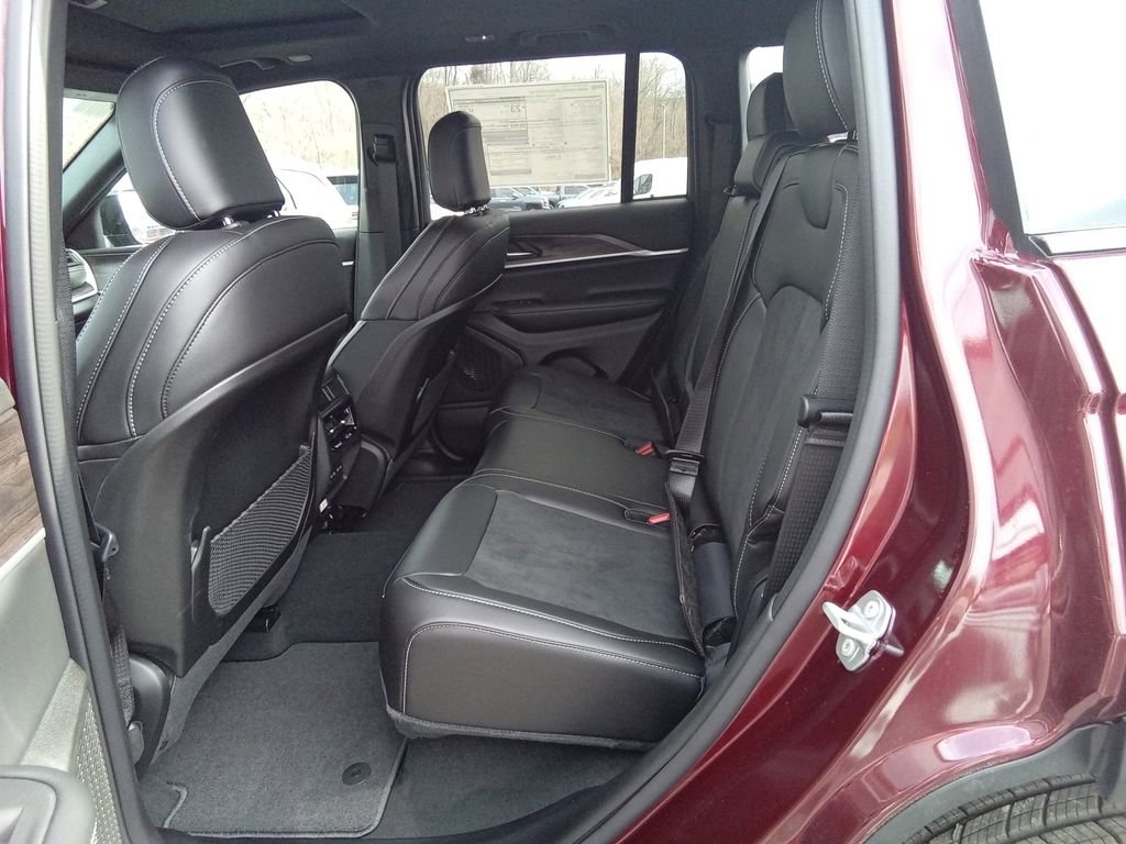 New 2026 Jeep Grand Cherokee Altitude image 26