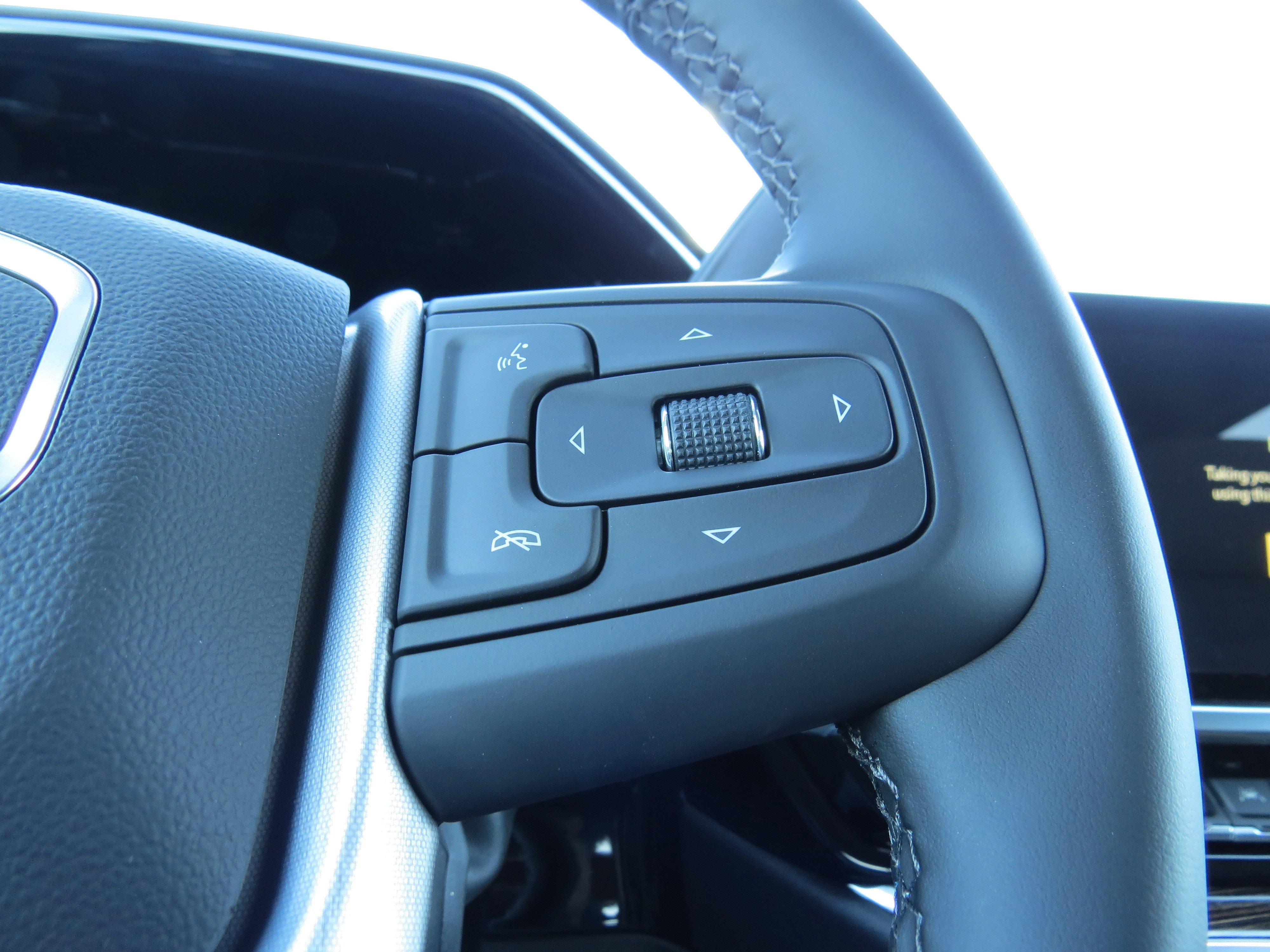 New 2026 GMC Sierra 1500 SLE image 18