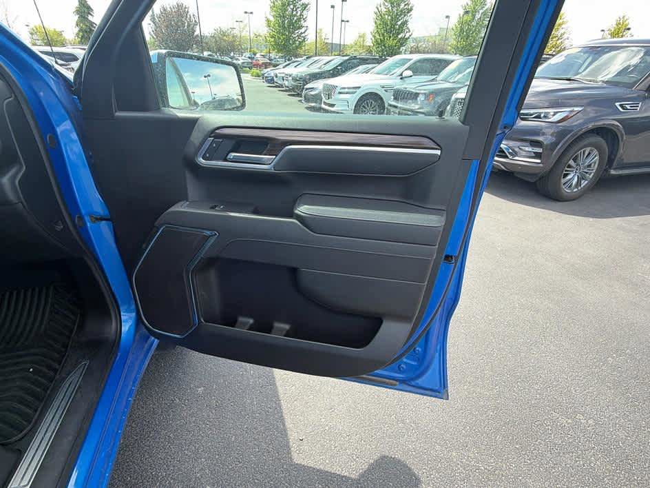 Used 2025 Chevrolet Silverado 1500 LT AWD/4WD image 25