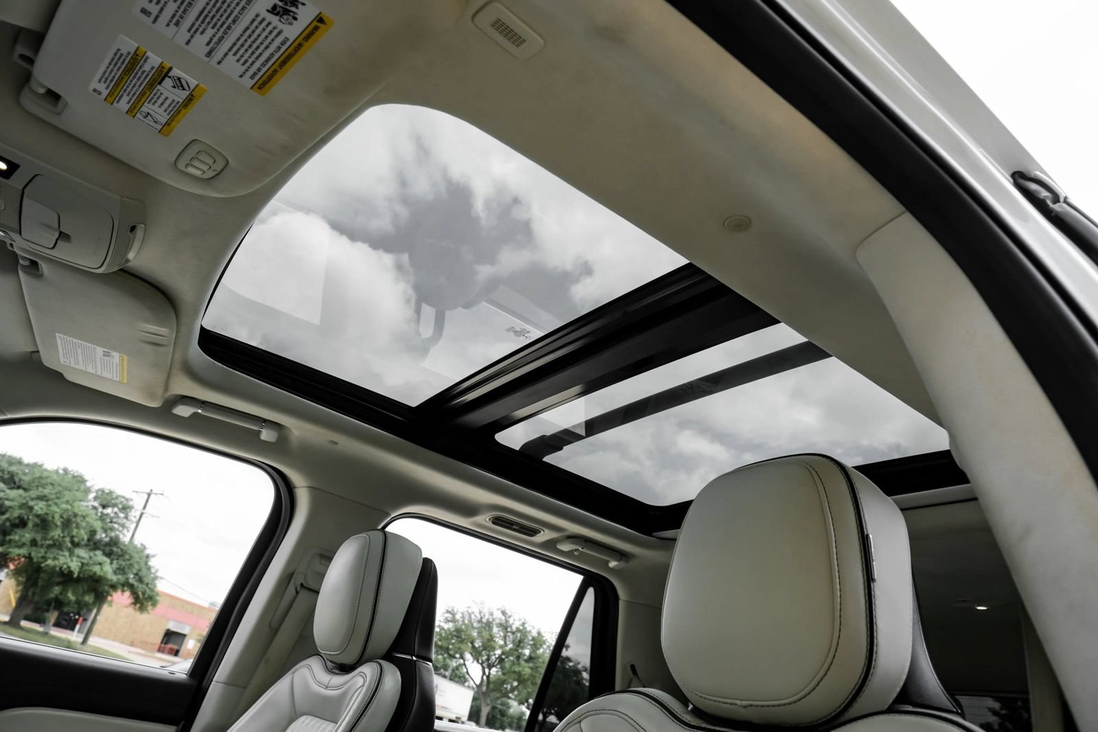 Used 2020 Lincoln Navigator Black Label w/ Cargo Convenience Package AWD/4WD image 4