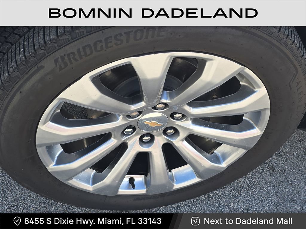 Certified 2025 Chevrolet Suburban Premier image 10