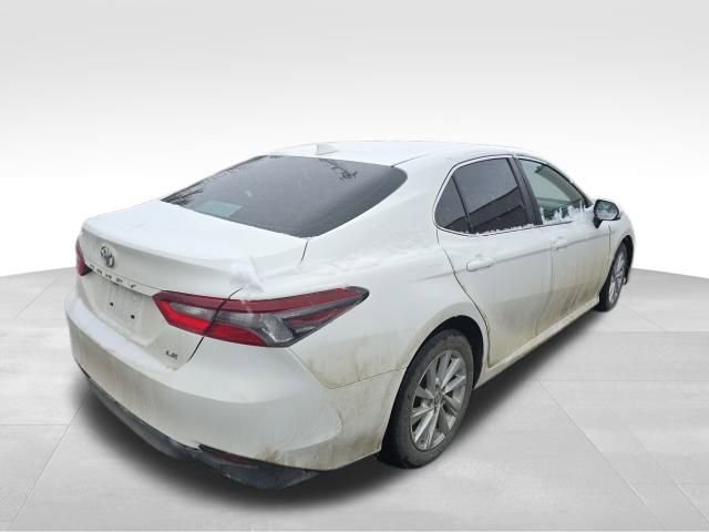 Used 2021 Toyota Camry LE image 7