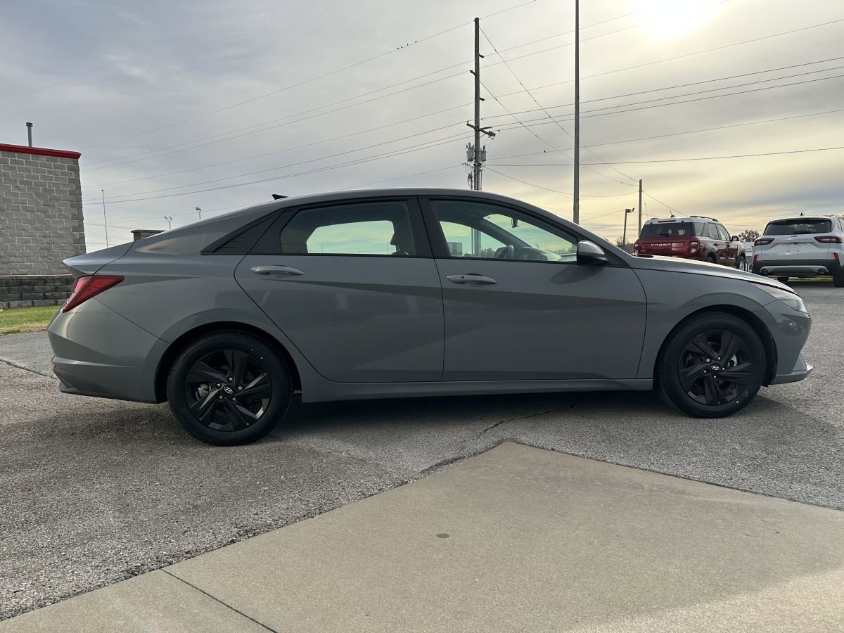 Used 2021 Hyundai Elantra SEL image 8