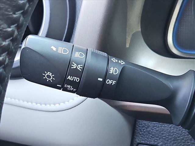 Used 2015 Toyota RAV4 Limited w/ Technology Package FWD image 16