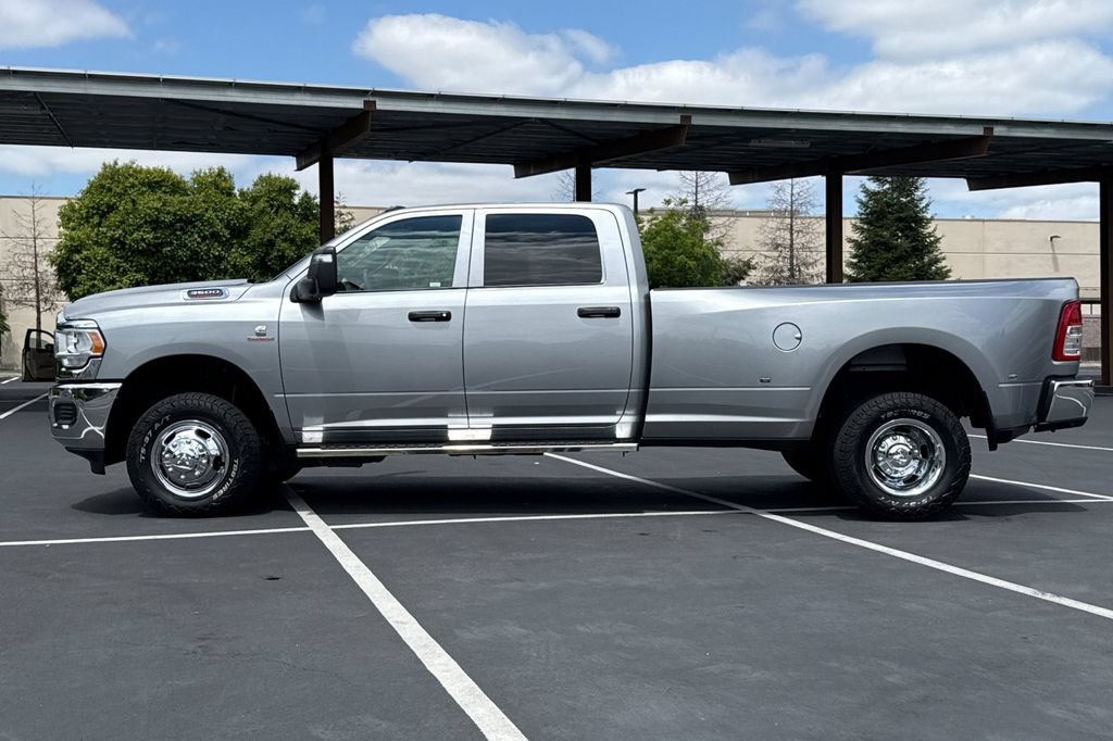 Used 2024 RAM 3500 Tradesman w/ Chrome Appearance Group AWD/4WD image 13
