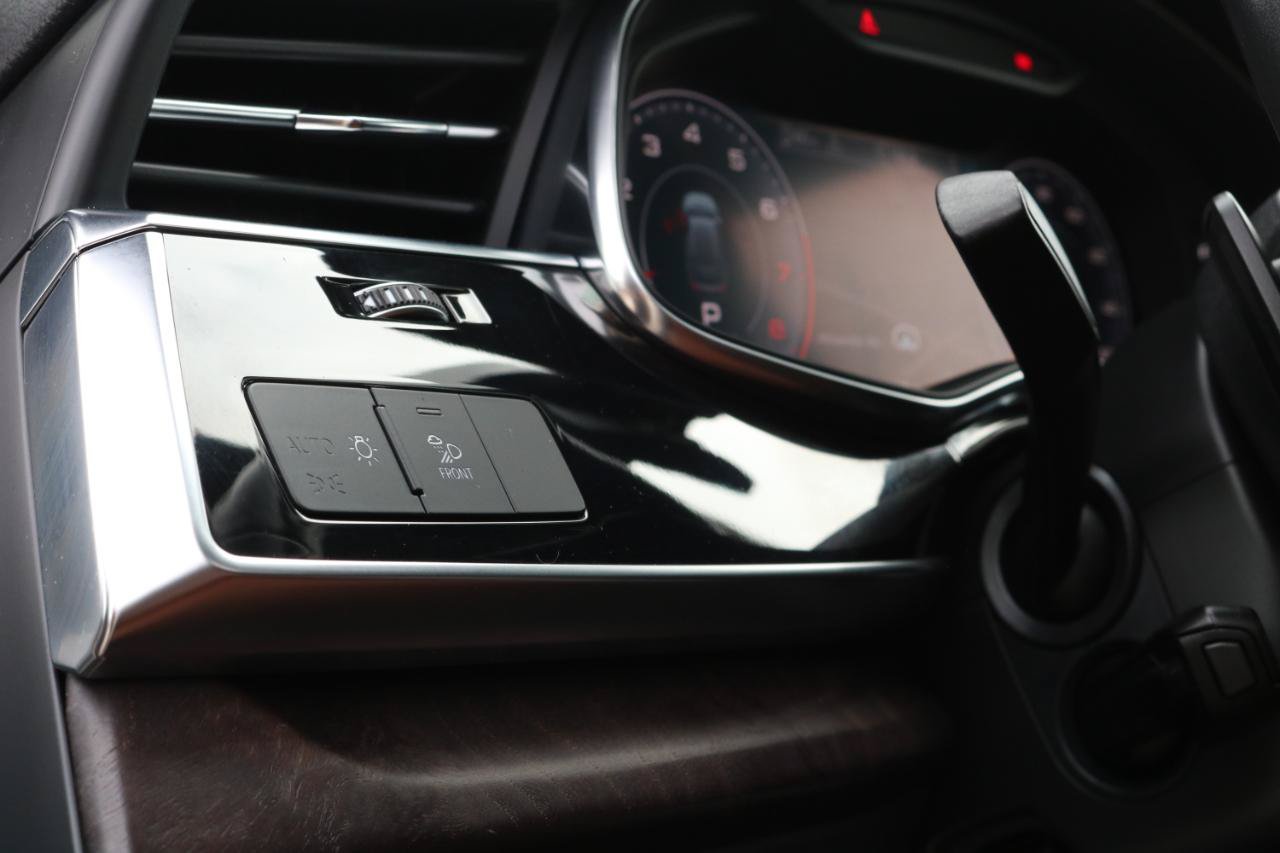 Used 2019 Audi Q8 Premium Plus w/ Premium Plus AWD/4WD image 29