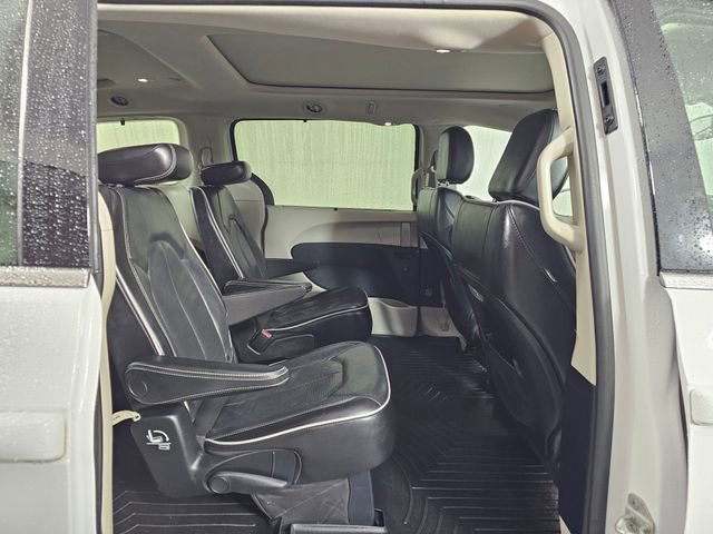 Used 2021 Chrysler Pacifica Limited image 15