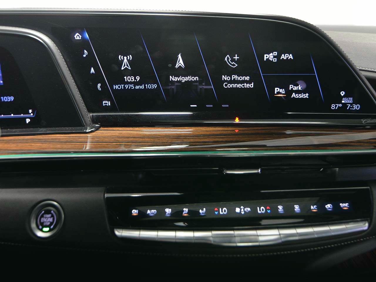 Used 2021 Cadillac Escalade ESV Premium Luxury AWD/4WD image 21