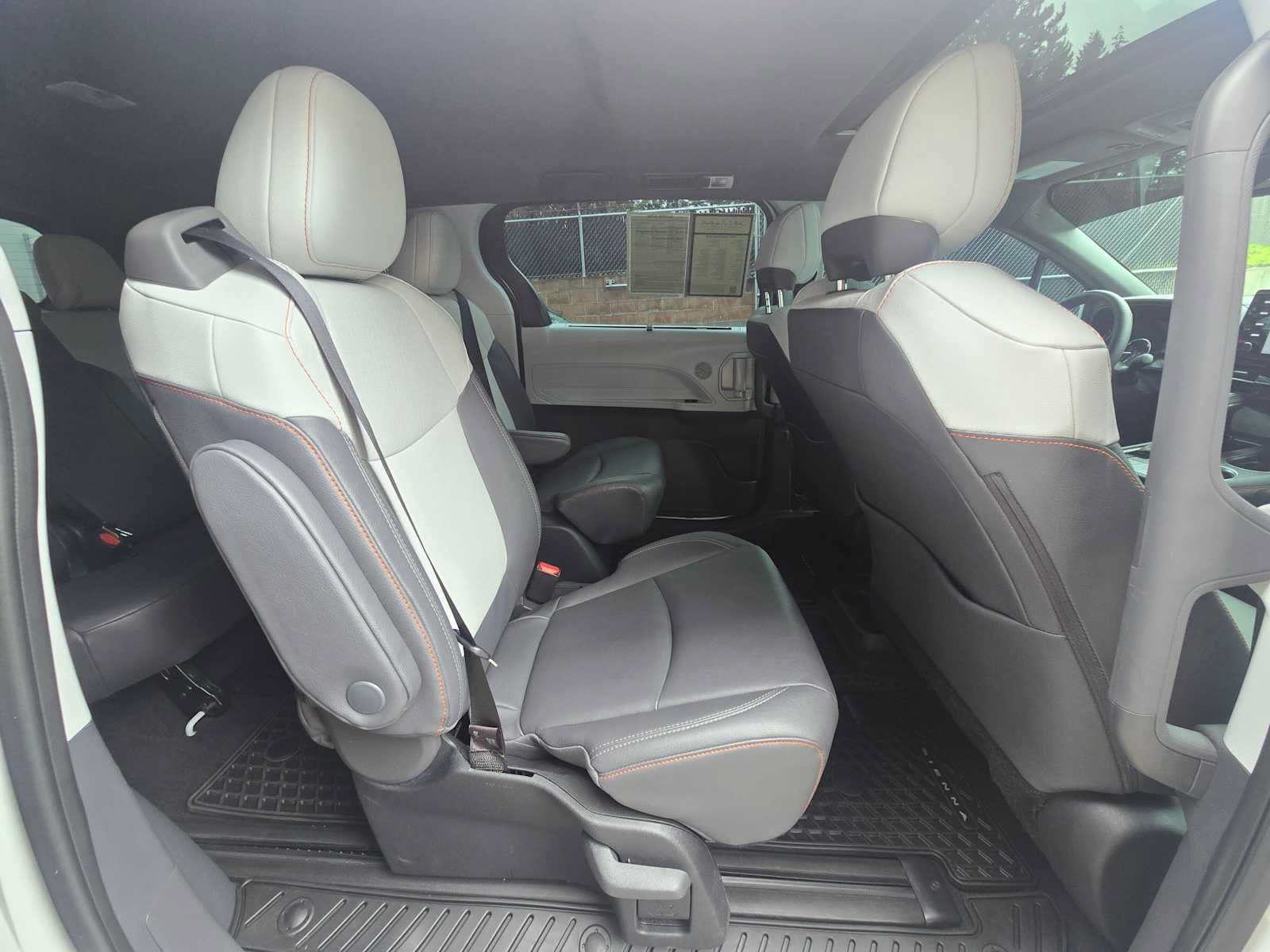 Used 2024 Toyota Sienna XSE AWD/4WD image 12