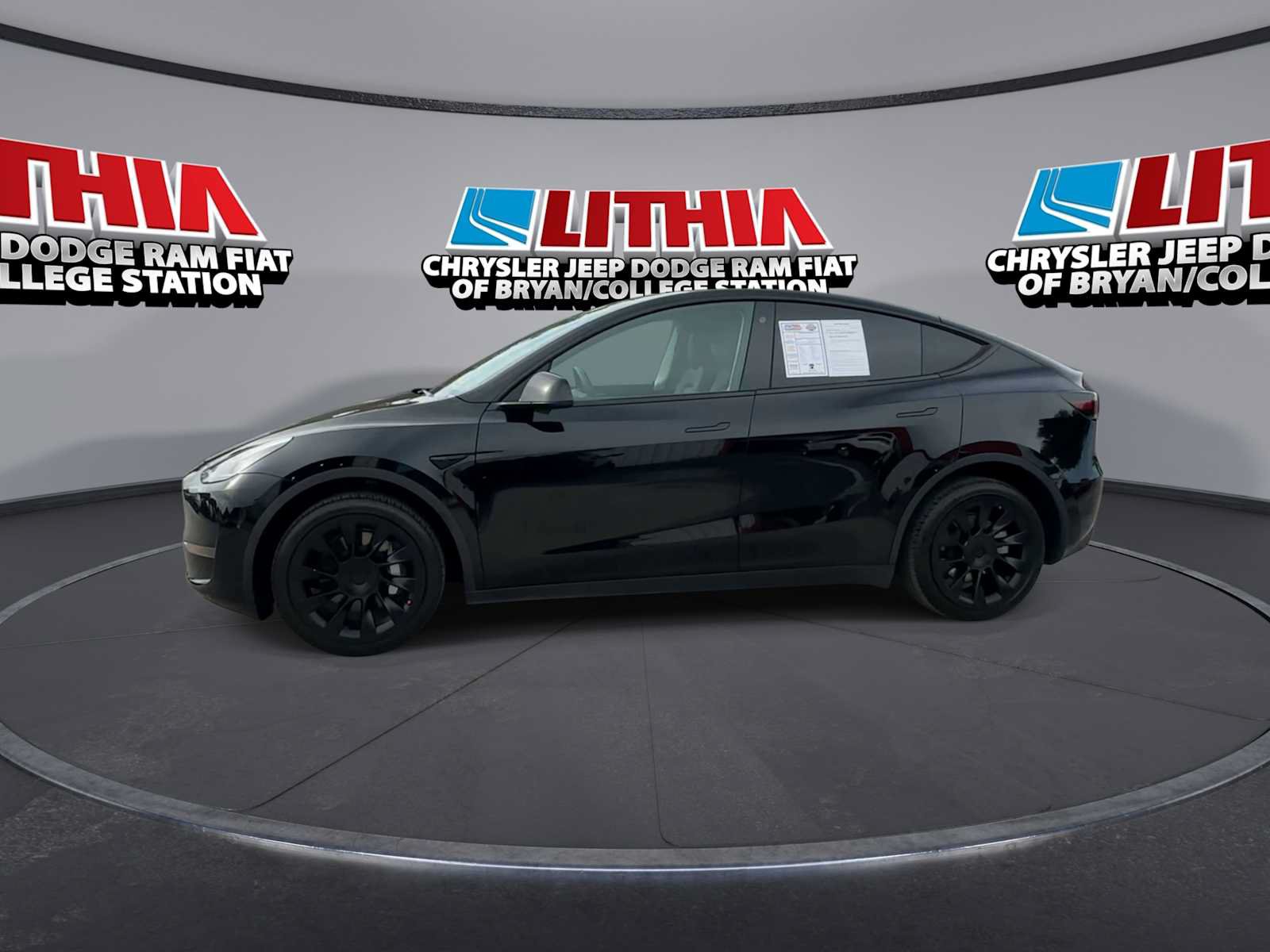 Used 2023 Tesla Model Y Long Range AWD/4WD image 4