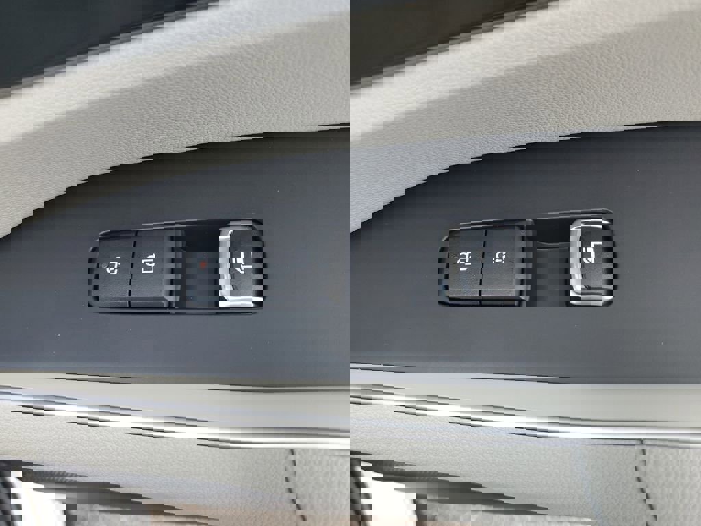 New 2026 Kia Sorento S w/ S Panoramic Sunroof Package image 16