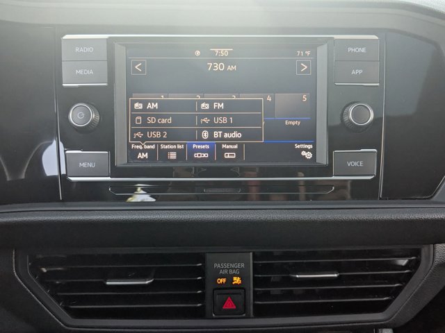 Used 2024 Volkswagen Jetta SE w/ Panoramic Sunroof Package image 13