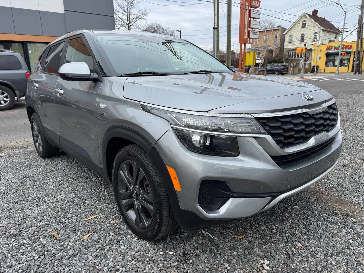 Used 2021 Kia Seltos LX image 3