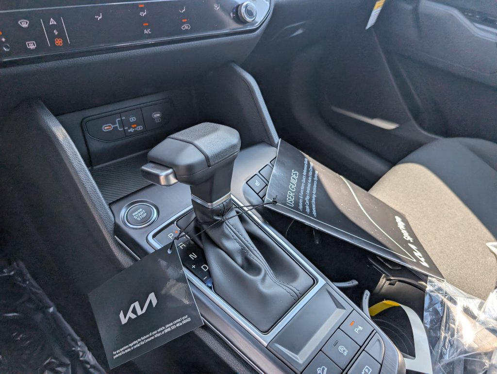 New 2026 Kia Sportage LX w/ LX Convenience Package FWD image 20