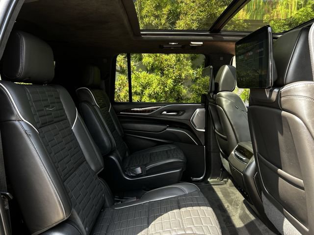 Used 2023 Cadillac Escalade ESV Sport Platinum image 30