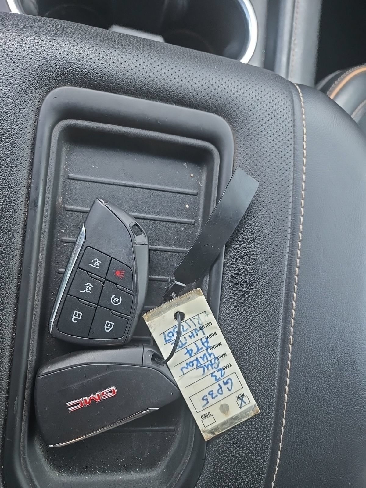 Used 2023 GMC Yukon AT4 AWD/4WD image 27