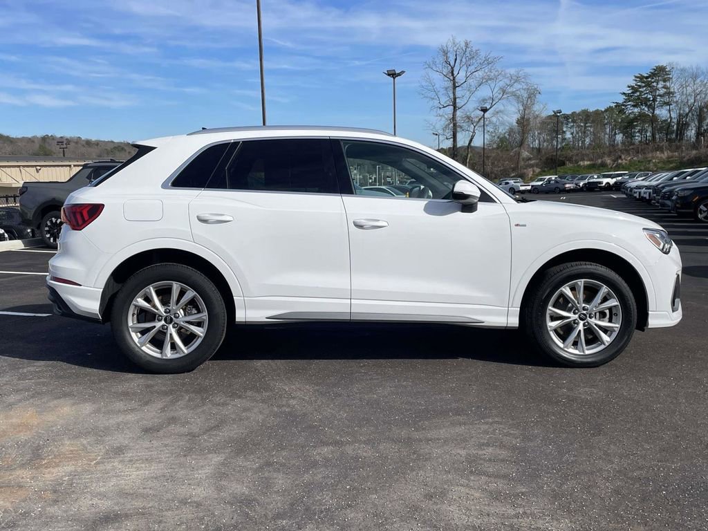 Used 2025 Audi Q3 2.0T Premium image 2