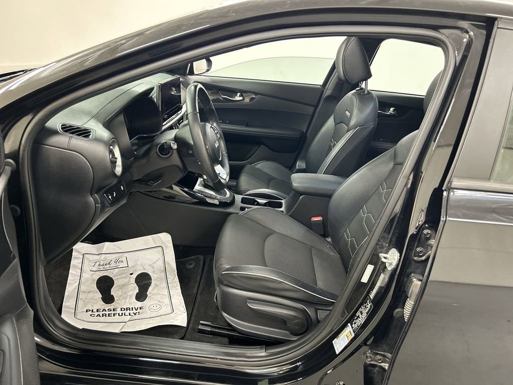 Used 2022 Kia Forte GT-Line w/ GT-Line Premium Package FWD image 9