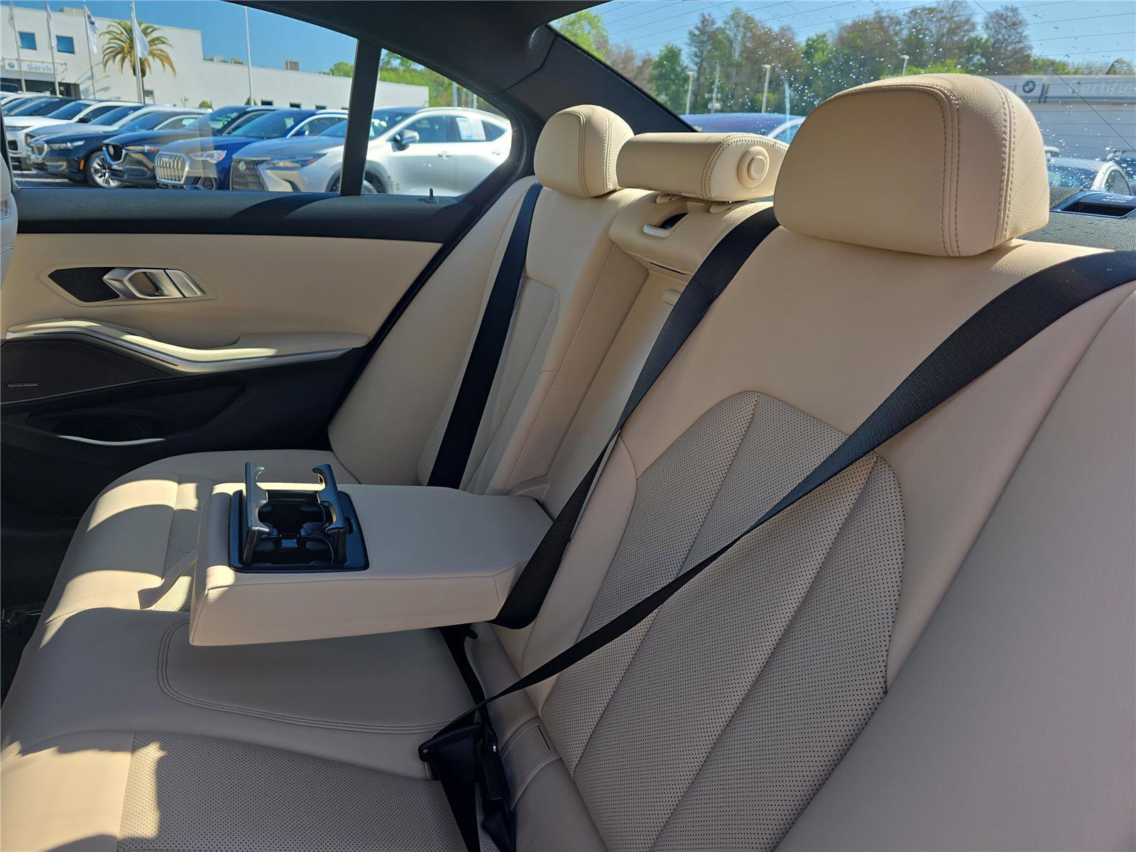 Used 2023 BMW 330i Sedan w/ M Sport Package RWD image 11