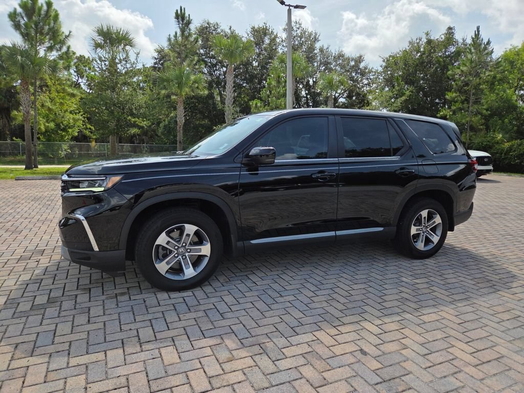 Used 2025 Honda Pilot EX-L image 3