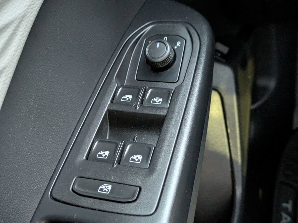 Used 2022 Volkswagen Taos S image 29