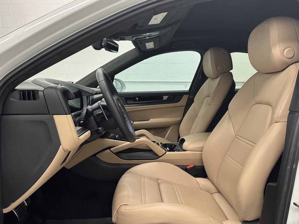 Used 2025 Porsche Cayenne GTS image 11