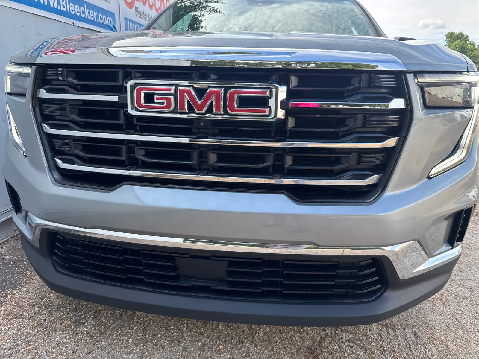 Used 2025 GMC Acadia Elevation FWD image 10