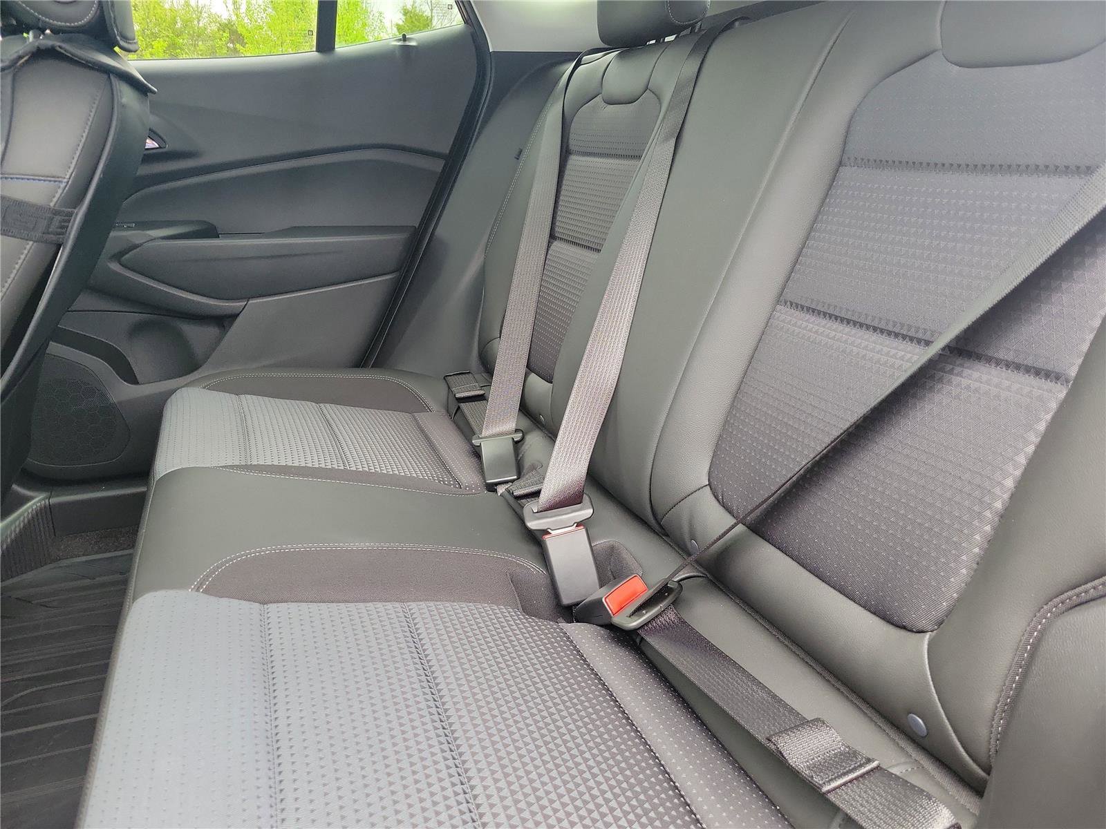 Used 2024 Chevrolet Trax LT w/ Driver Confidence Package image 12