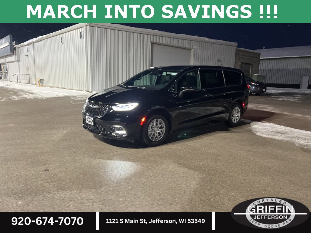 New 2026 Chrysler Pacifica Select image 2