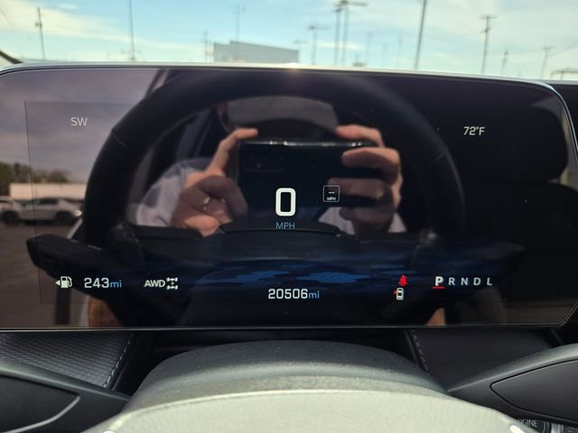 Used 2025 Chevrolet Equinox LT w/ Safety and Technology Package image 29