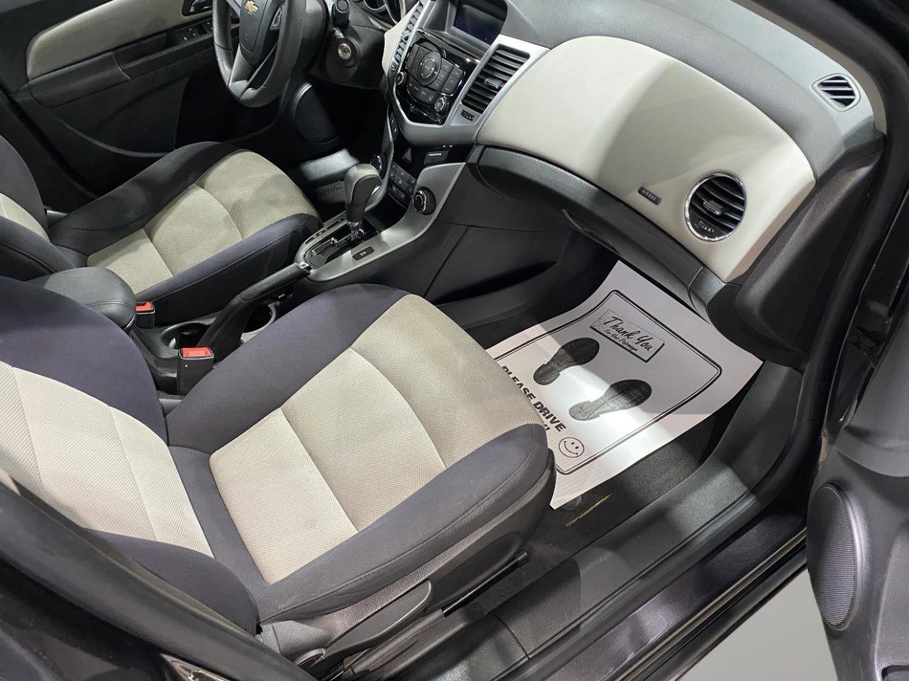 Used 2014 Chevrolet Cruze LS FWD image 17
