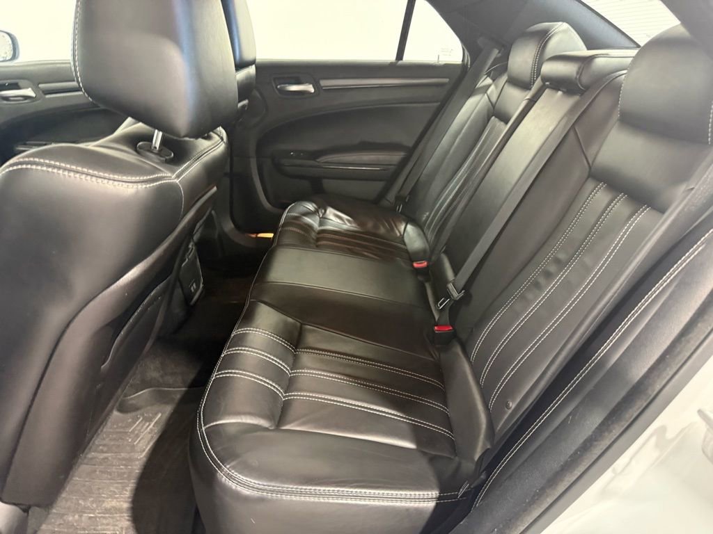 Used 2016 Chrysler 300 S image 8