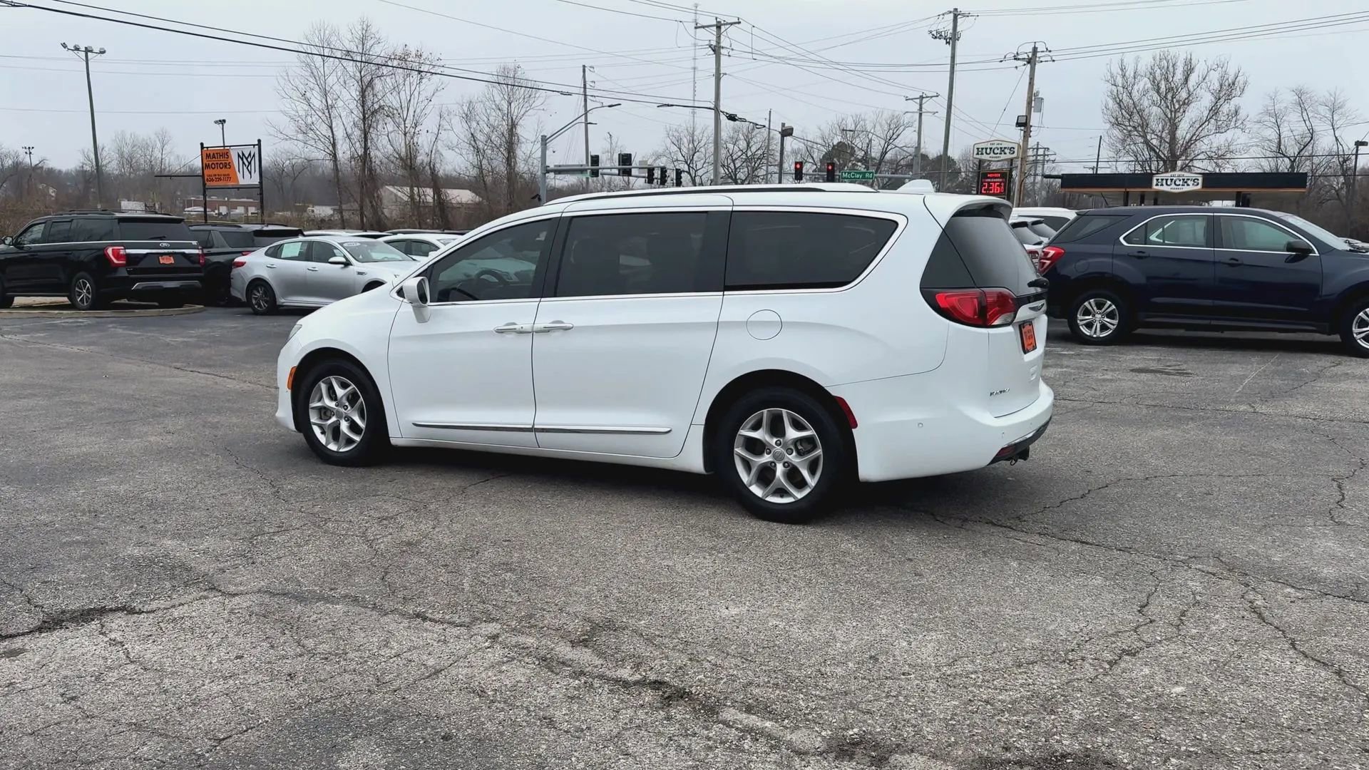 Used 2018 Chrysler Pacifica Touring-L Plus w/ Advanced Safetytec Group image 6
