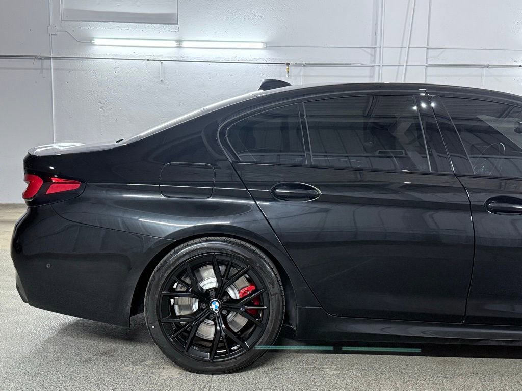 Used 2023 BMW M550i xDrive w/ Executive Package image 7