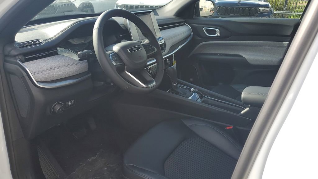 New 2026 Jeep Compass Latitude image 20